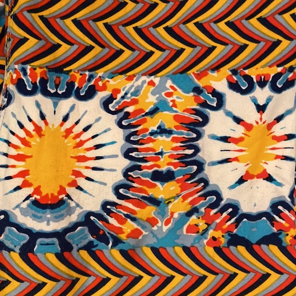 LuLaRoe vintage leggings two prints in one - Picture 2 of 5